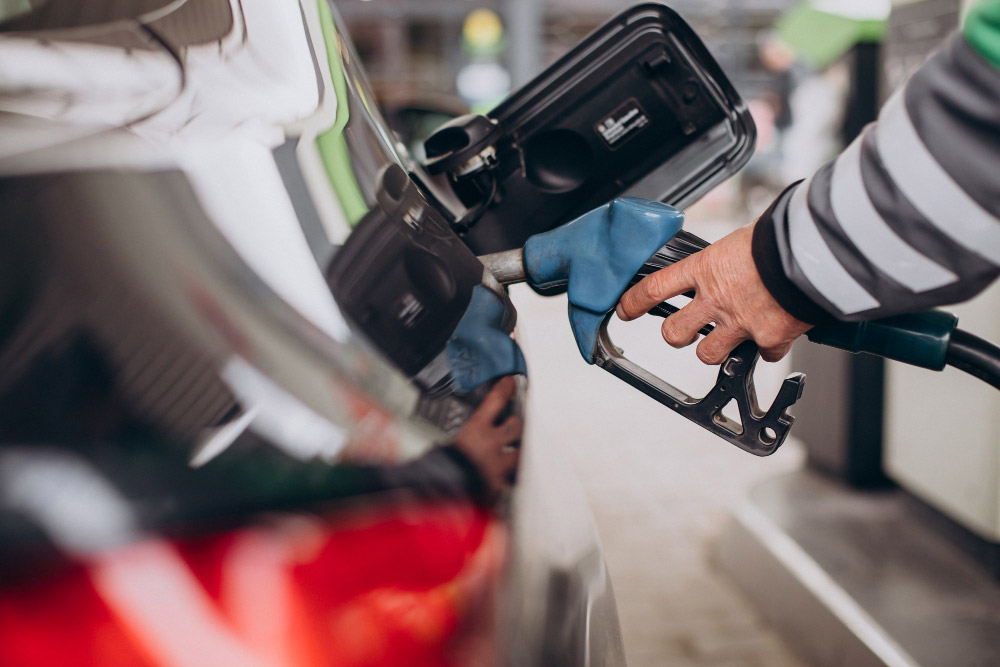 Gasolinera Caramanza, repostaje de coche